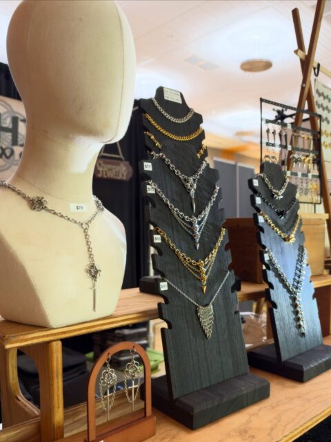 Fully stocked with new designs here @geekcraftexpo Creepcraft PDX! Come down and shop with us today until 5pm. Portland State University SMSU building 3rd floor.
.
.
.
#chainmaillejewelry #handcraftedjewelry #gothicjewelry #pnwartist #craftfairs